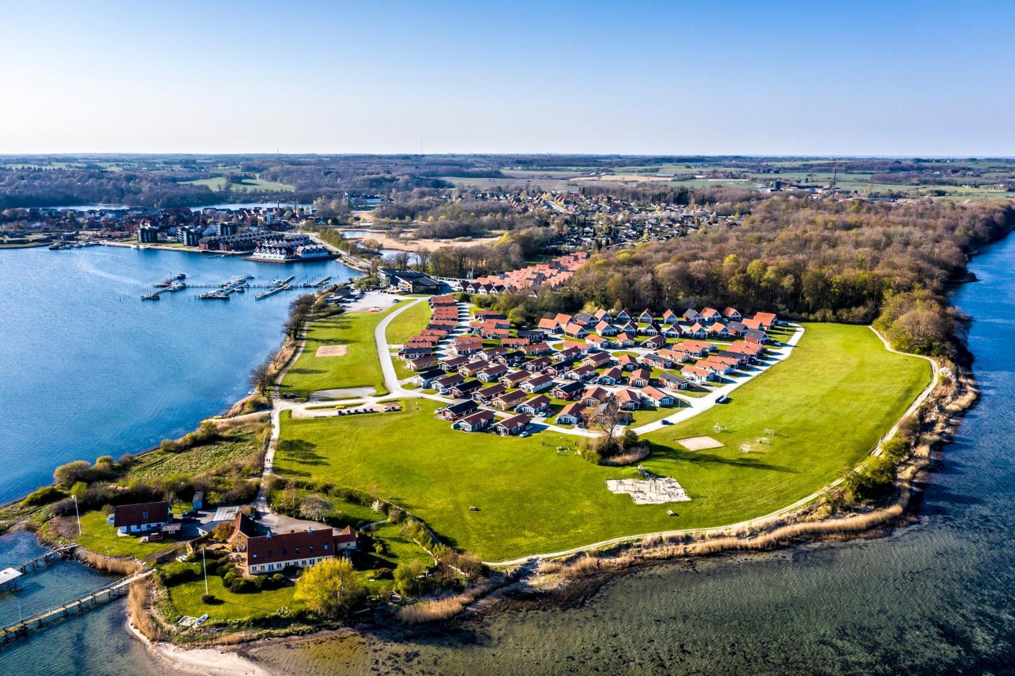 Enjoy Resorts Marina Fiskenaes - Wellness & Waterpark Grasten Exterior photo